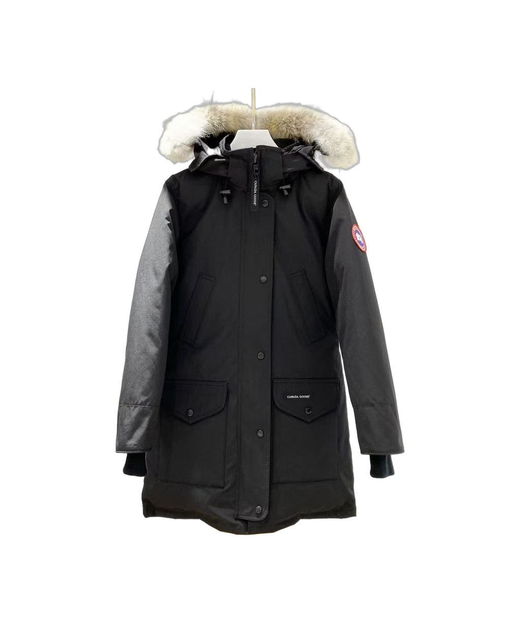 Canada Goose Women’s Trillium Parka – Coyote Fur Trim