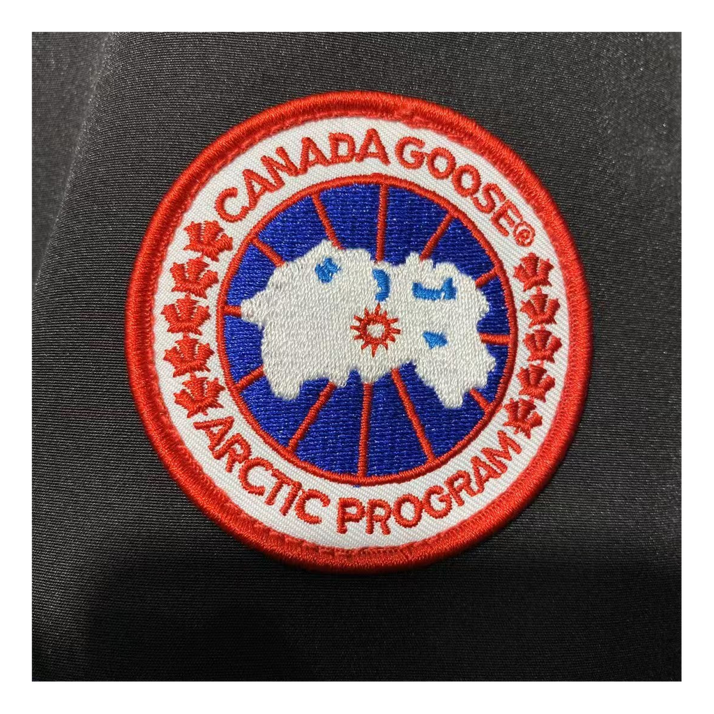 Canada Goose Women’s Trillium Parka – Coyote Fur Trim
