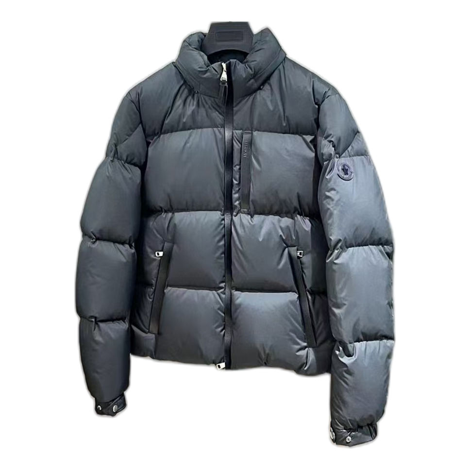 Moncler Stand-Collar Puffer Jacket in Black