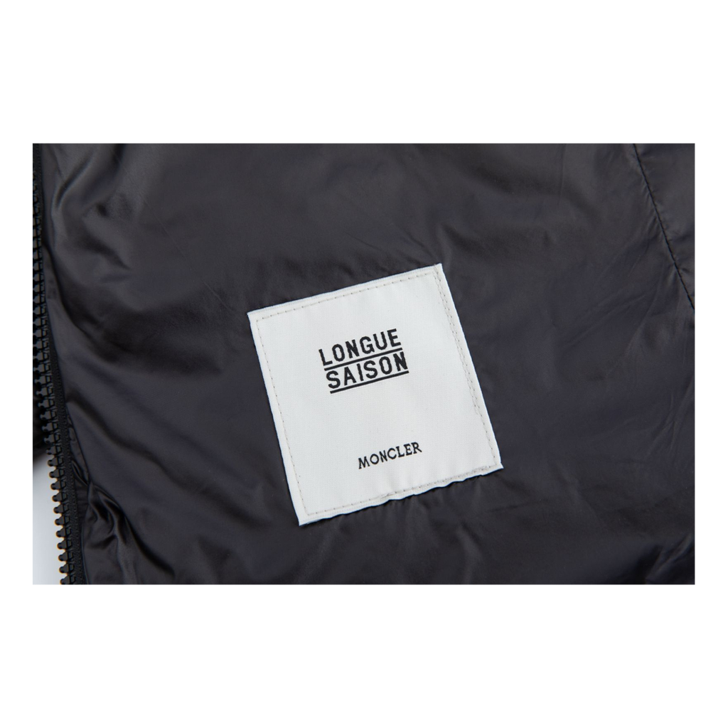 Moncler Gles Fitted Hooded Puffer Jacket – Body-Fit Edition